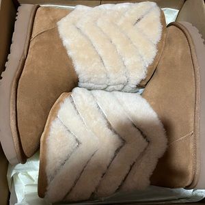 BRAND NEW UGG- Tania Ugg Boots size 11 with box